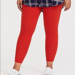 Torrid Cropped Leggings in the color Salsa